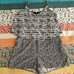 ⭐BOGO⭐ Old Navy Tiered Patterned Romper